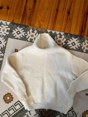 Wilfred 100% Marino wool Cream Ribbed Turtleneck Sweater